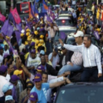Danilo encabeza marcha caravana en el Distrito Nacional