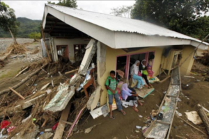 Aumentan a más de 1,200 los muertos por las inundaciones al sur de Filipinas