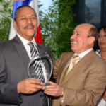 DGII reconoce trayectoria de Roberto Rodríguez Brito como funcionario ejemplar