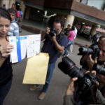 Los daños a la salud de las venezolanas por razones estéticas van más allá de los PIP