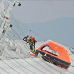 Los desaparecidos del barco naufragados son 17, dice el presidente de Toscana