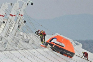 Los desaparecidos del barco naufragados son 17, dice el presidente de Toscana