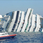 Tres muertos y 70 personas no localizadas al naufragar un crucero italiano