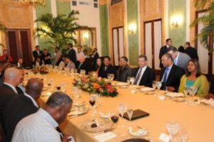 Presidente Fernández ofrece cena a peloteros dominicanos de Grandes Ligas