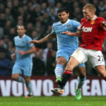 Scholes, media hora sobre el campo en su regreso al United