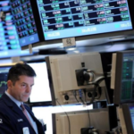 Wall Street abre con un sólido avance del 2.04% su primera sesión de 2012