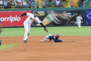 Águilas Cibaeñas derrotan a los Gigantes del Cibao 3 por 2