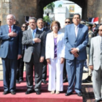 Jefe de Estado encabeza ceremonia en homenaje a la Bandera Nacional