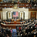 Senadores de EE.UU. presentan una medida para aumentar los impuestos a los ricos