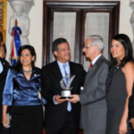 Mandatario entrega Premio Nacional a la Calidad 2011