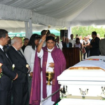 Presidente Fernández asiste al sepelio de Corporán de los Santos