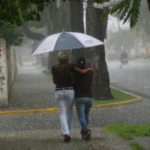 Onamet informa vaguada y viento del Noreste siguen aportando humedad e inestabilidad