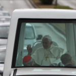 Papa pide que nadie en Cuba se vea impedido por limitación de sus libertades