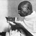 Sale a subasta una brizna de hierba con una gota de sangre seca de Gandhi