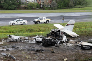 Dos personas mueren al explotar una avioneta en un aeropuerto de Panamá