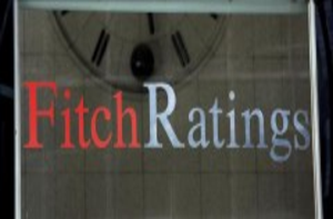 Fitch rebaja calificación a cinco bancos griegos por temor a salida del euro