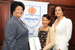 Fundapec reconoce estudiante 100 mil con créditos en 45 años mayor a RD$2,000 MM