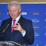 Bill Clinton advierte presidencia de Romney sería «desastrosa» para EE.UU.