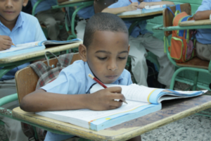 Encuestas revelan Programa Solidaridad baja deserción escolar y analfabetismos