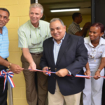 Indotel instala sala digital en escuela Los Manantiales de Verón