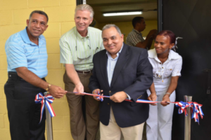 Indotel instala sala digital en escuela Los Manantiales de Verón