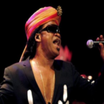 Carlinhos Brown cierra La Mar de Músicas con el público entregado al baile