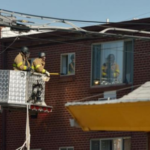 Estudian detonación controlada de casa sospechoso matanza en cine EE.UU.