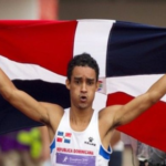LF felicita al velocista Luguelín Santos ganador medalla de oro