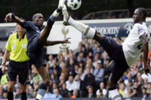 El capitán del Tottenham, Ledley King, se retira