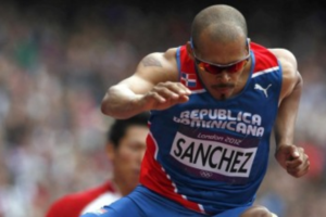 Velocista dominicano Félix Sánchez pasa a final 400 metros vallas