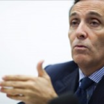 Ministro de Economía dice Italia no necesita acudir al fondo de rescate