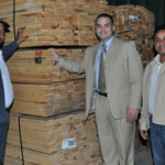 MIC entrega donación para reconstrucción de viviendas en Barahona