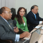 Academia de Medicina realiza Panel “¿Quién debe decidir?”