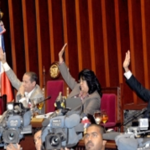 Senadores aprueban proyecto quita 260 generales