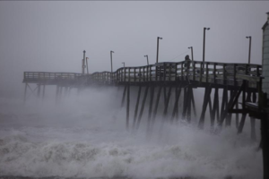 Tormenta tropical Leslie sigue su lento avance hacia el norte del Atlántico