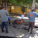 ASDE inicia limpieza filtrantes afectan a Escuela y negocios en Katanga, Los Mina