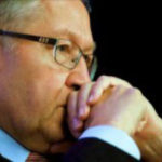 Regling considera que la eurozona está a medio camino de superar la crisis