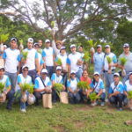 Empleados de Aduanas participan en operativo de siembra