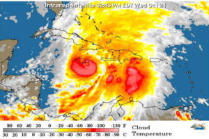 Tormenta Sandy se convierte en huracán y siguen avisos contra inundaciones