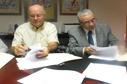 Insaproma e IDDI firman acuerdo de cooperación sobre medio ambiente