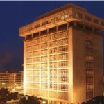 Bajan reservas internacionales del BC y sube tasa de cambio oficial del dólar