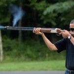 Casa Blanca publica foto de Obama en pleno tiro al blanco