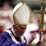 Benedicto XVI permanecerá “oculto para el mundo” cuando deje de ser papa