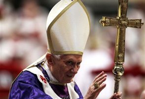 Benedicto XVI permanecerá “oculto para el mundo” cuando deje de ser papa