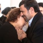 Exigen a Ahmadineyad respeto a normas islámicas tras foto con madre de Chávez