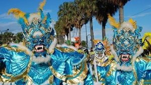 Unas 200 comparsas participaron en gran desfile de carnaval, en el Malecón