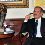 Delegación de campeones del Clásico Mundial de Béisbol visita al presidente Medina