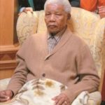 Mandela respira sin dificultad tras ser tratado por una neumonía