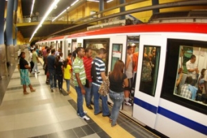 Metro gratis para estudiantes asistan a Feria del Libro