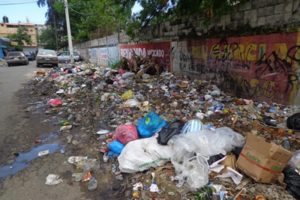 Residentes en Katanga, Los Mina, piden eliminar tiradero de basura improvisado